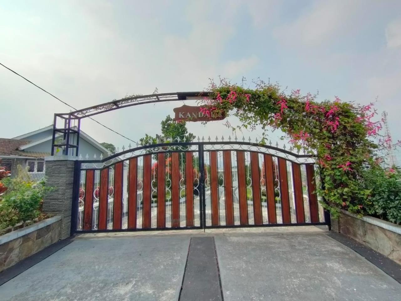 Villa Kandara Hanjawar Puncak Sindanglaya Exterior photo